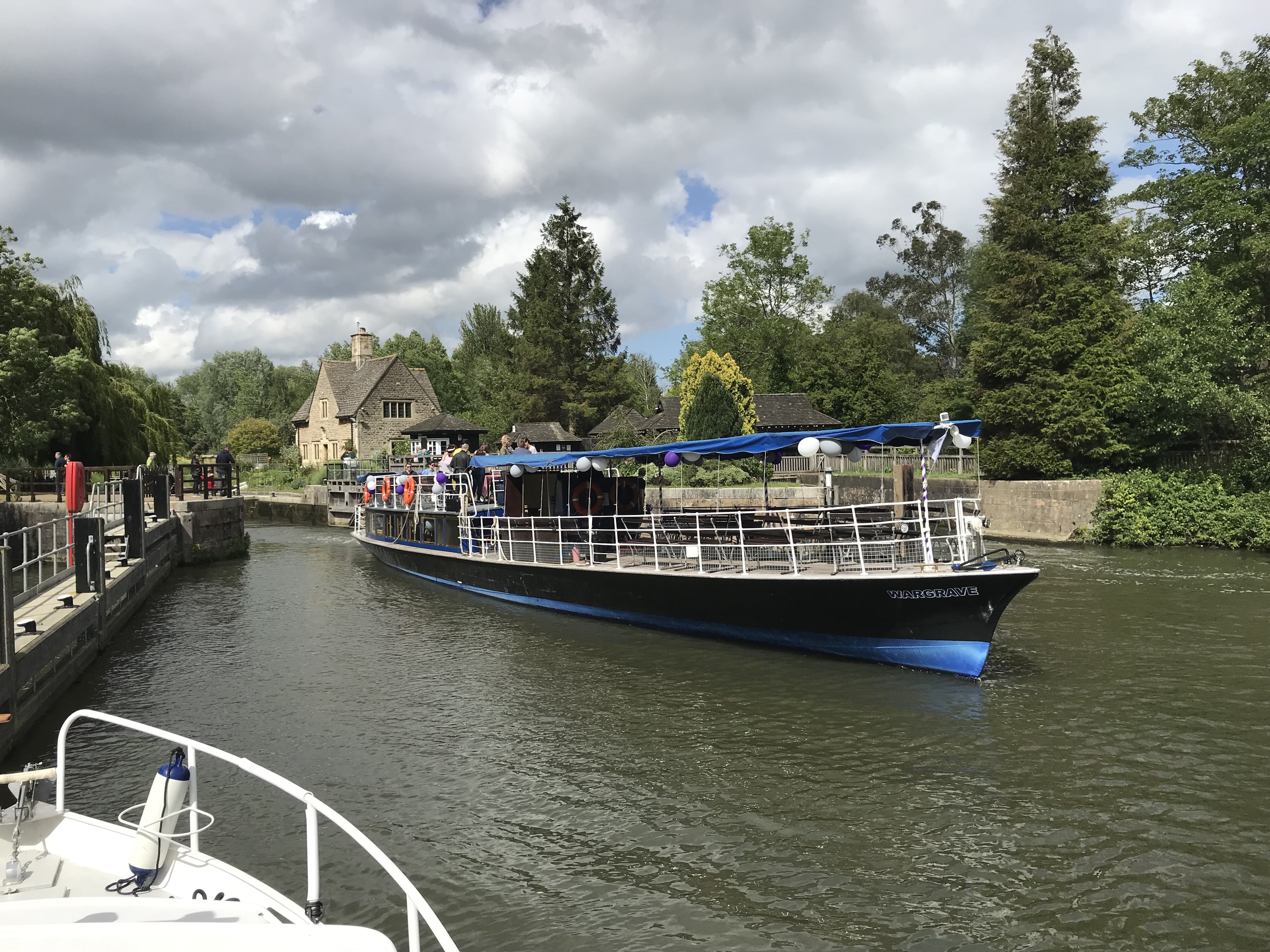 Salters steamer 'Wargrave leaving Iffley Lock' passing by
