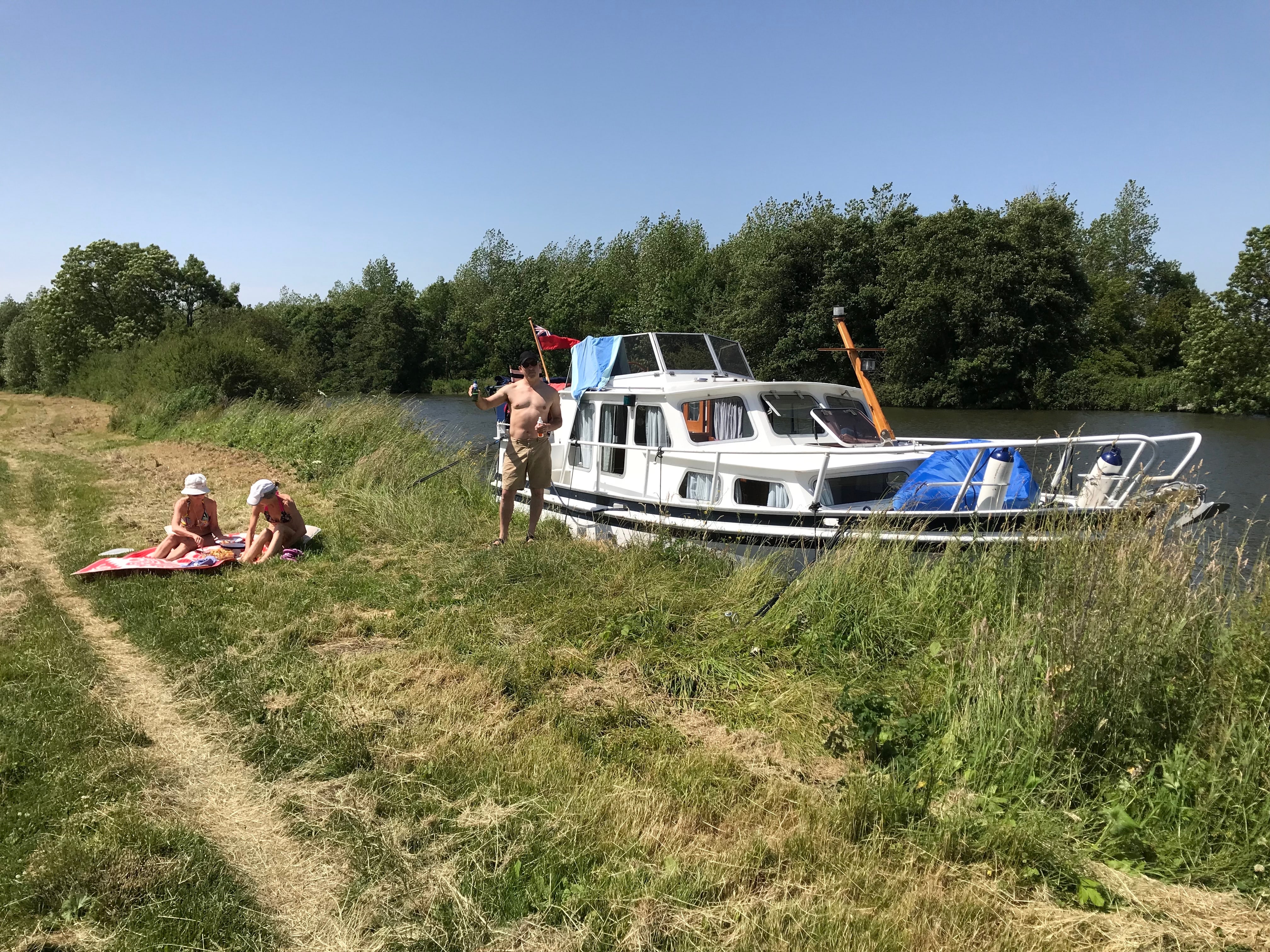 Grassy mooring with no clouds whatsoever