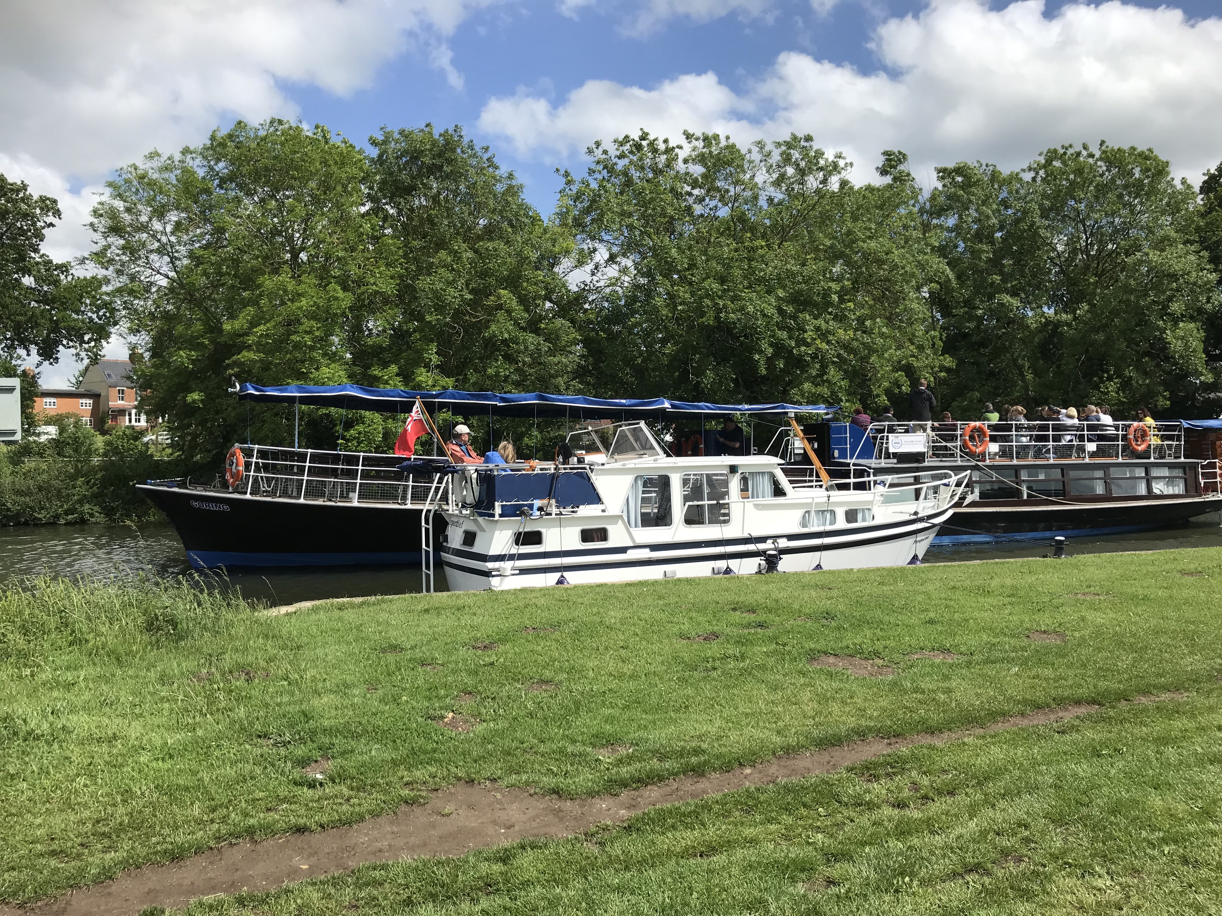 Salters steamer 'Goring' passing by