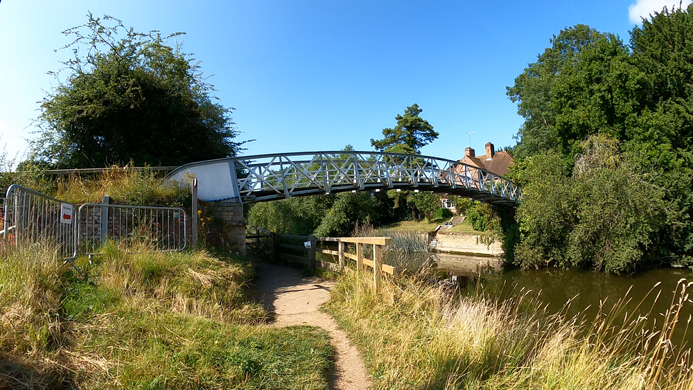 The bridge over the Thames at Day’s Lock near to Little Wittenham